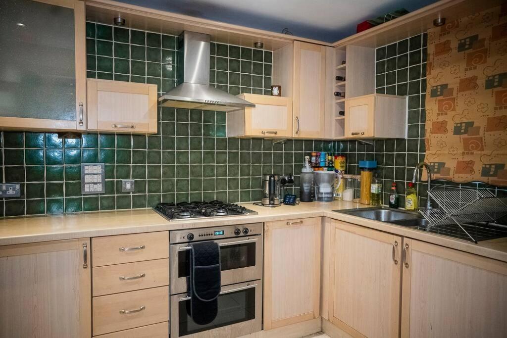 1-Bed Flat In Ocean Village Southampton Eksteriør bilde