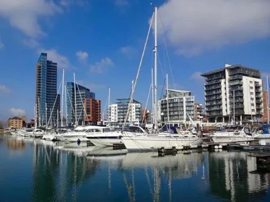 1-Bed Flat In Ocean Village Southampton Eksteriør bilde